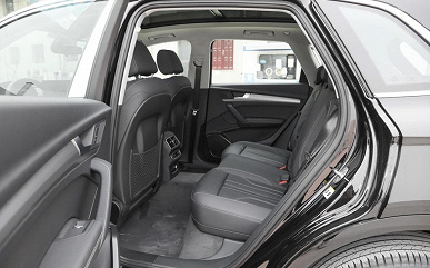У крупных российских дилеров появился «растянутый» кроссовер Audi Q5. Простор на задних сиденьях, полный привод, 190 л.с. и немалая цена