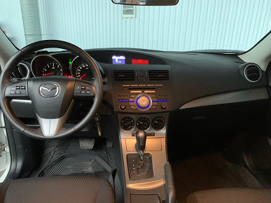 В России продают 13-летнюю Mazda3 по цене новой Lada Vesta NG Techno. В год автомобиль проезжал по 175 км
