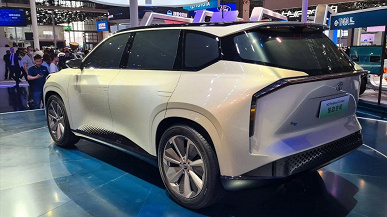 У Toyota два новых кроссовера – bZ Sport Crossover и bZ FlexSpace. Они ориентированы на молодежь