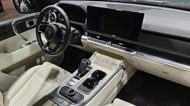 408 л.с., 9-ступенчатый «автомат», полный привод и низкий расход топлива. Представлен гибридный Tank 400, который может добраться до России