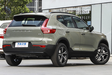 197 hp, four-wheel drive, 8-speed automatic. In Russia they started selling Volvo XC40 from China - how much do they ask for it?