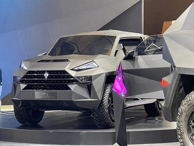 Двигатель V10, 6,8 л, 100% оригинальный дизайн и названия из таблицы Менделеева. Представлены брутальные внедорожники Karlmann King