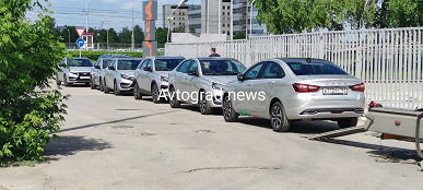 Все готово к официальной премьере Lada Vesta NG. Автомобили отправились из Тольятти в Санкт-Петербург на презентацию, скоро должны объявить цену