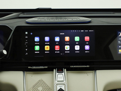 279 hp, four-wheel drive and three screens on the front panel for 23 thousand dollars. Sales of the new crossover Haval Thunder Dragon Max started in China