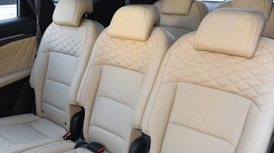 В России начали продавать рестайлинговый кроссовер Geely Okavango. У него крутой дизайн, 218 л.с., 7 мест и богатое оснащение