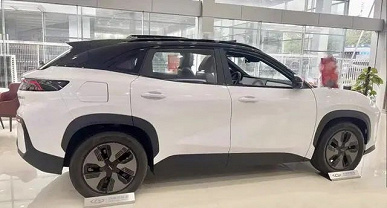 Новейший кроссовер Chery EQ7 добрался до дилеров в Китае. Этот габаритный аналог Hyundai Tucson может приехать в Россию