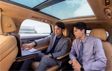 Габаритный аналог Nissan Pathfinder с полным приводом, 489 л.с. и запасом хода 1030 км. Представлен кроссовер BYD Denza N8