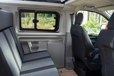 Представлен самый уютный Ford Transit. В оснащении Ford Transit Custom Nugget 2024 – кровать с подогревом, холодильник и плита
