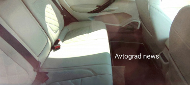 Так выглядит «будущий вазовский премиум»: новые фото Lada Aura, машину показали чиновникам