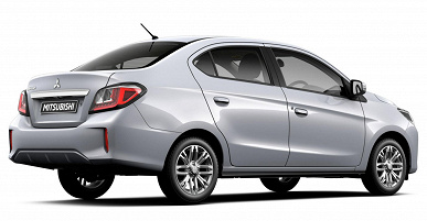 В Россию привезли партию седаном Mitsubishi Attrage: расход 4,9 л/100 км, две педали и цена 1,6 млн рублей