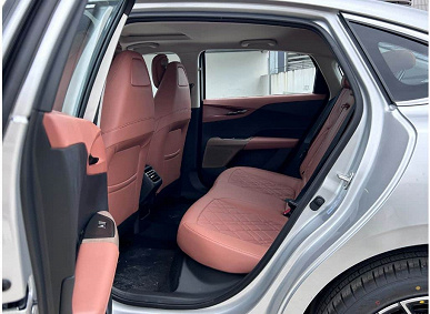 325 л.с., хищный дизайн и потенциально невысокая цена. У дилеров в Китае появился седан Chngan Qiyuan A05, в следующем году он может официально приехать в Россию