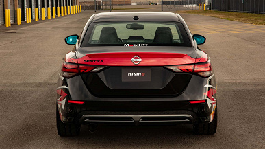Представлена внедорожная версия нового Nissan X-Trail. Кроссовер приподнялся на 7,5 см, получил дополнительный свет и «зубастую» резину