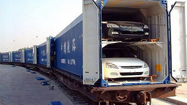 В Россию приехал первый контейнерный поезд с китайскими машинами
