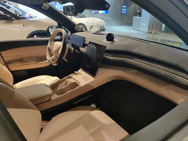 В Россию привезли партию люксовых электрических кроссоверов Nio EC7. 653 л.с., пневмоподвеска, топовое оснащение &mdash; и внушительная цена