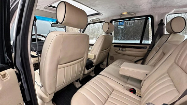 224 л.с., «автомат» ZF, пневмоподвеска и полный привод – за 2,175 млн рублей. В России продают Range Rover II c консервации