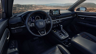 В продаже в России появилась новая версия кроссовера Honda CR-V шестого поколения. За счет этого минимальная цена снизилась на 2 млн рублей