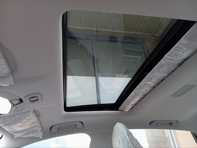 Это обновленный Geely Emgrand для России и Белоруссии: живые фото и все подробности