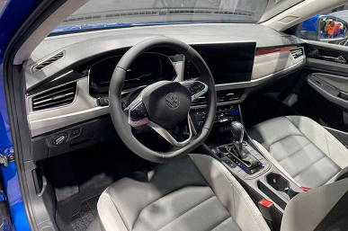Официальный дилер Volkswagen привез в Россию новый седан Volkswagen Bora 300 TSI: 160 л.с., «автомат» и хорошее оснащение за 2,76 млн рублей
