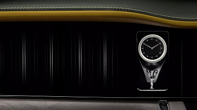 В России — новый Aurus Senat, а у Rolls-Royce — новый Cullinan: люксовый внедорожник получил светящуюся решётку радиатора и огромные 23-дюймовые диски