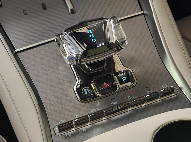 Новейшее детище Mercedes-Benz и BYD с управлением задними колёсами и системой «Глаз Бога». Появились живые фото Denza Z9 GT в белом и черном, с электрической и гибридной трансмиссией