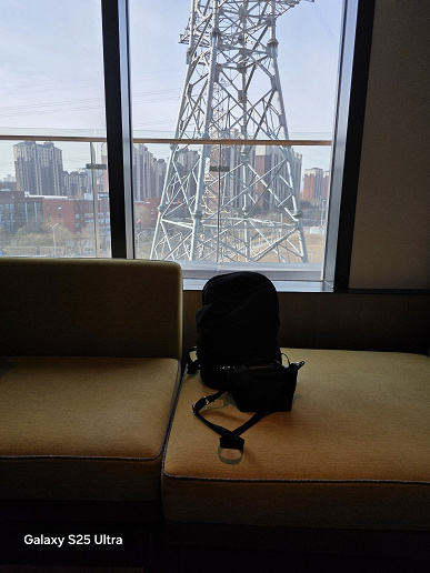 Xiaomi 17 Ultra наглядно сравнили с Samsung Galaxy S25 и iPhone 17 Pro Max в реальной съёмке