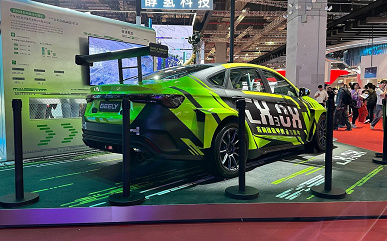 Geely представила спиртовой спорткар Binrui Cool: чистый метанол и 250 л.с.