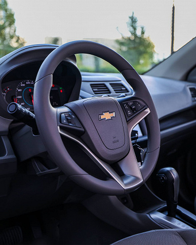 Представлен обновленный Chevrolet Cobalt. Теперь у него есть подогрев сидений и круиз-контроль