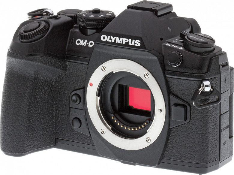 Камера Olympus IM010, вероятно, будет иметь встроенную рукоятку для съемки в вертикальной ориентации