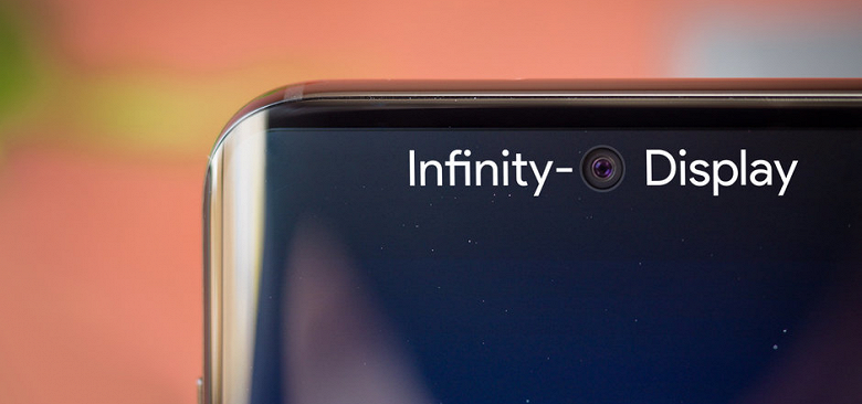 Samsung начала массовое производство дисплеев Infinity-O для Samsung Galaxy S10