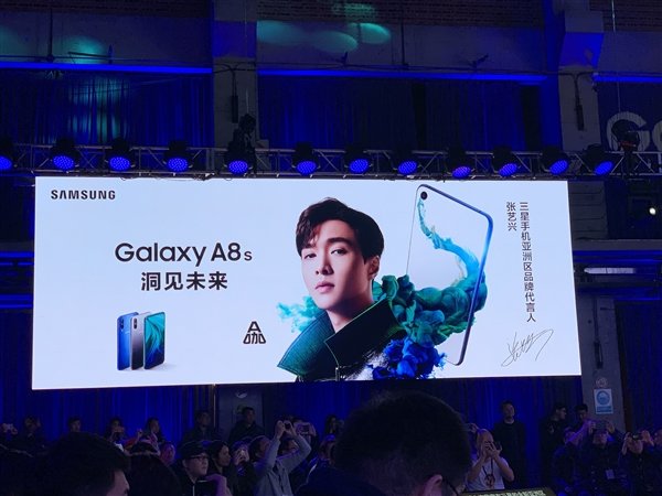 Samsung официально анонсировала смартфон Galaxy A8s с «дырявым» экраном, SoC Snapdragon 710 и тройной камерой