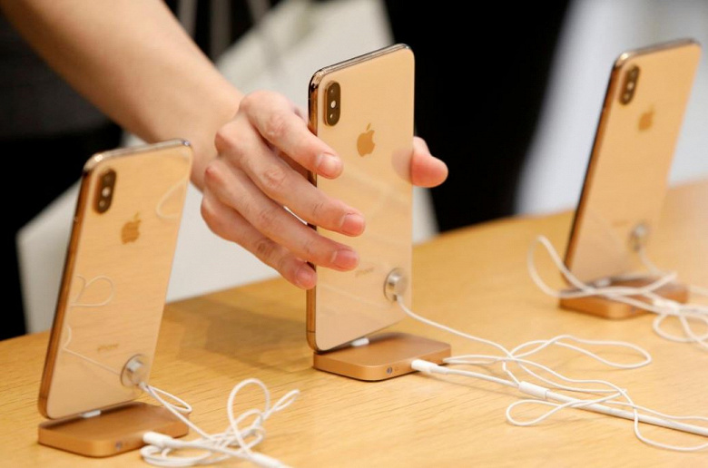 В США пересмотрят решение о запрете смартфонов Apple 