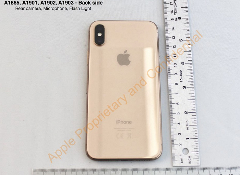 Фото дня: смартфон iPhone X в золотом цвете