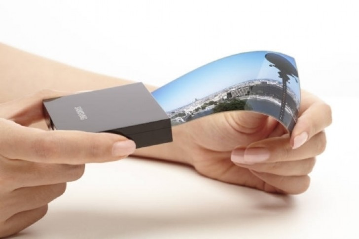 Сгибающийся смартфон Samsung может быть оснащен...тремя дисплеями