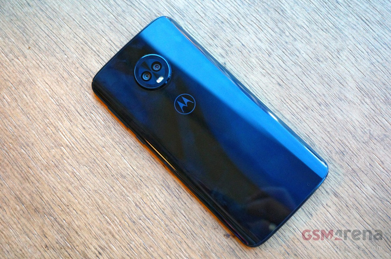 Смартфоны Motorola линейки Moto G6 могут похвастаться некоторыми особенностями, не присущими аппаратам этой ценовой категории