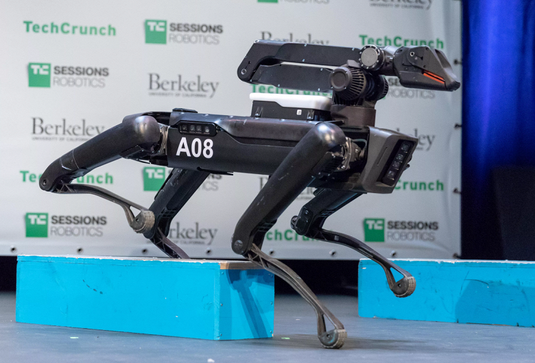 Роботы Boston Dynamics SpotMini в следующем году поступят в продажу