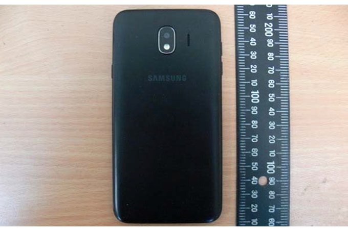 Появились фотографии смартфона Samsung Galaxy J4