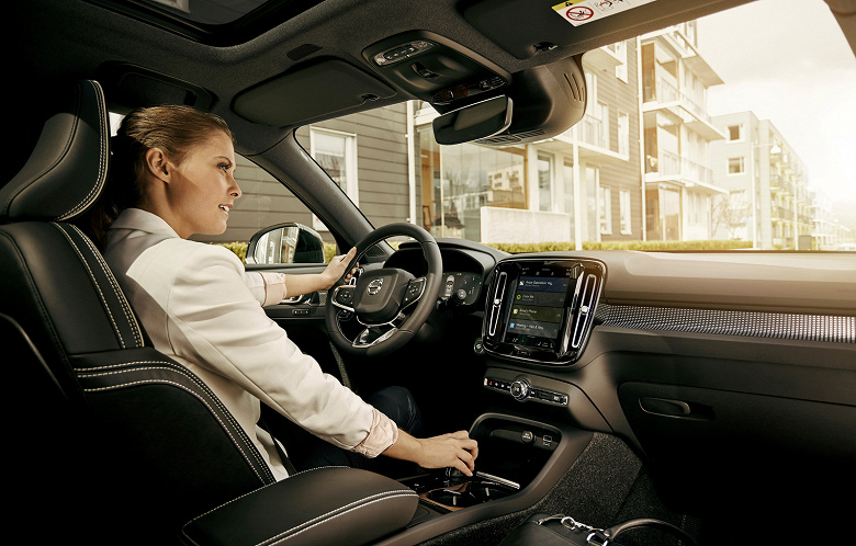 Volvo добавит Google Assistant, Play Store и Maps в информационно-развлекательную систему автомобилей 