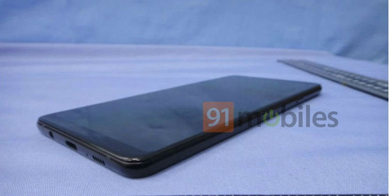 На новых снимках смартфон Samsung Galaxy A9 Star виден со всех сторон