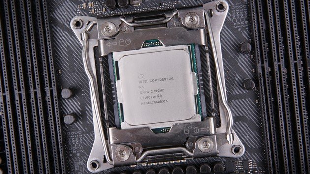 В сентябре Intel выпустит восьмиядерный CPU Coffee Lake, а чуть позже — 22-ядерный Skylake-X