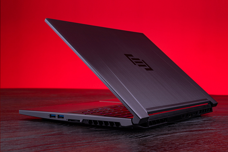 Игровой ноутбук Maingear Pulse 15: механическая клавиатура, GTX 1060, шестиядерный CPU Intel и цена в 1400 долларов