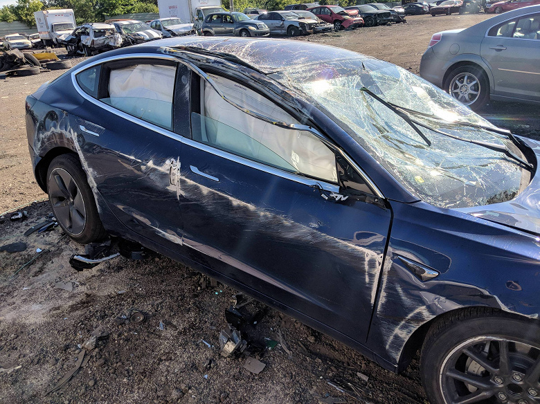 Авария Tesla Model 3