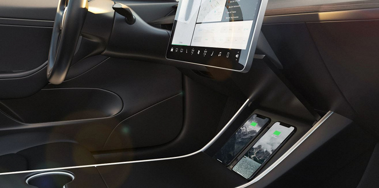 Беспроводная зарядка Nomad для Tesla Model 3 стоит $130, но электромобиль ею зарядить нельзя
