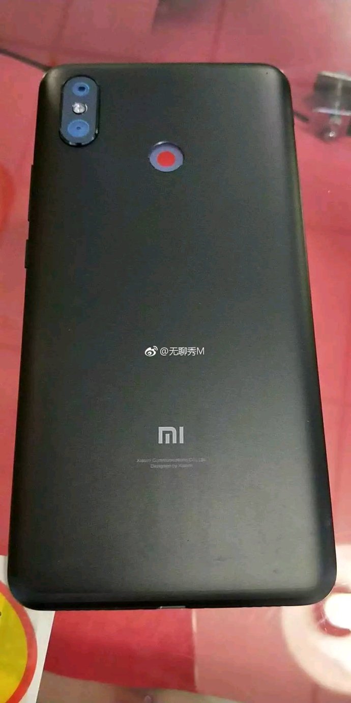 Огромный Xiaomi Mi Max 3 показался на живых фото