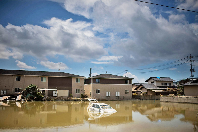 Apple будет бесплатно ремонтировать устройства, поврежденные наводнениями в Японии 