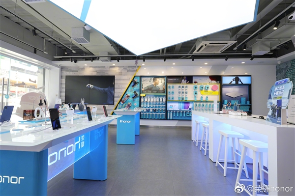 По пути Xiaomi: магазины Honor открываются с пугающей скоростью