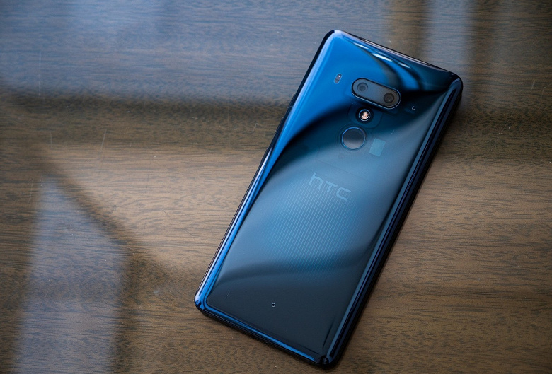 Обновление ПО исправляет главный недостаток смартфона HTC U12+