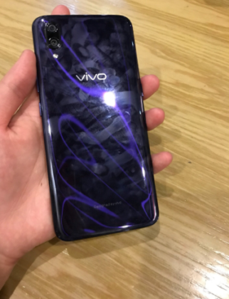 Живые фото смартфона Vivo X23 с подэкранным сканером отпечатков пальцев