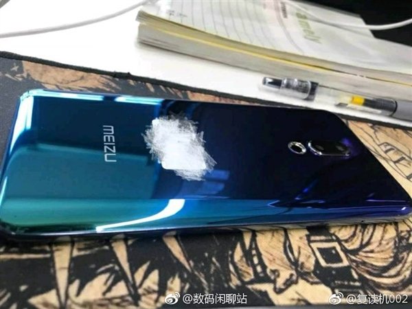 Фото дня: смартфон Meizu 16 Mirror Blue