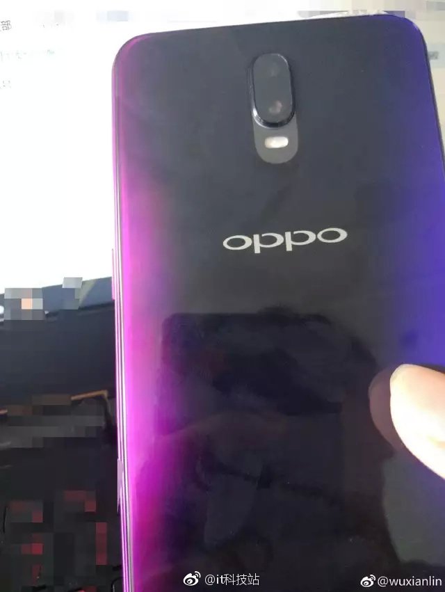 Смартфон Oppo R17: каплевидный вырез и подэкранный сканер отпечатков пальцев