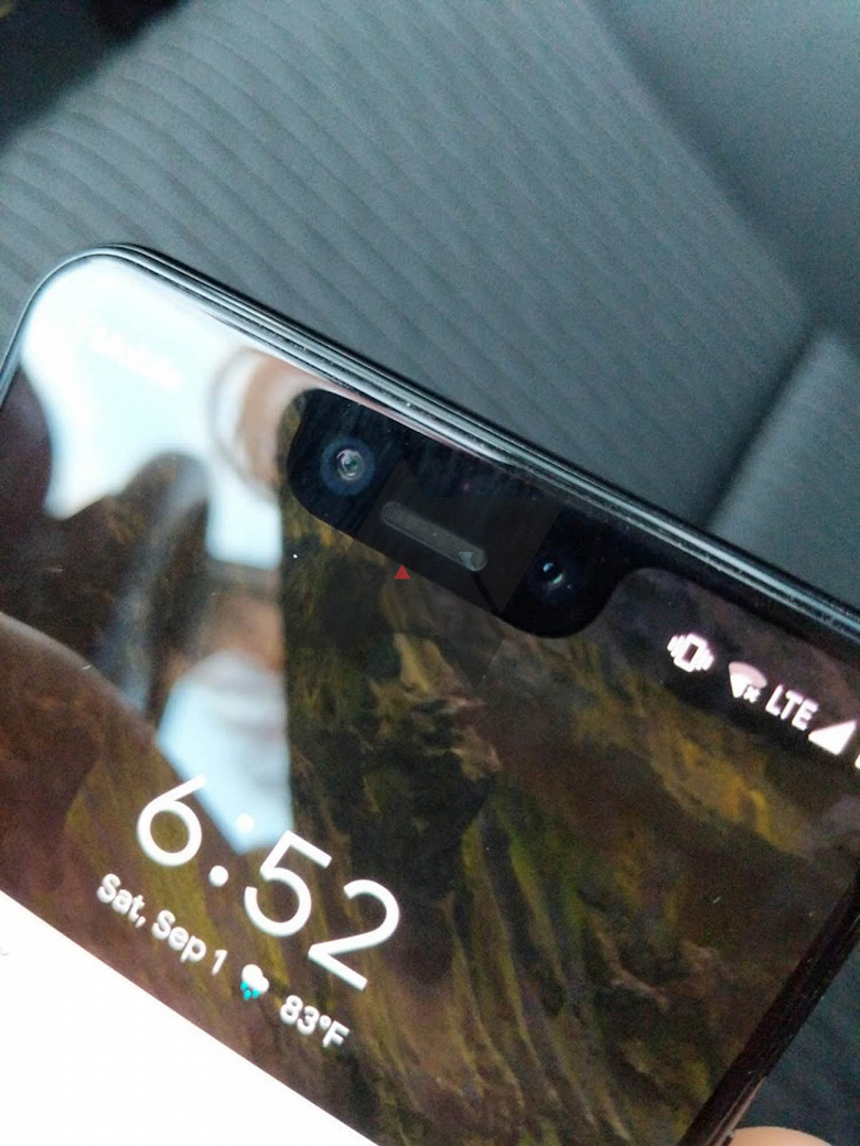 Новенький смартфон Google Pixel 3 XL забыли в такси